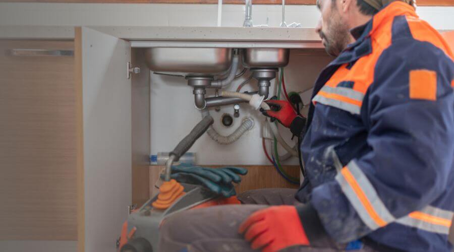 Professional slab leak plumber services in Castroville, TX